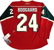 RETRO-MEN-NWT-MD DEREK BOOGAARD MINNESOTA WILD LICENSED REEBOK HOCKEY JERSEY