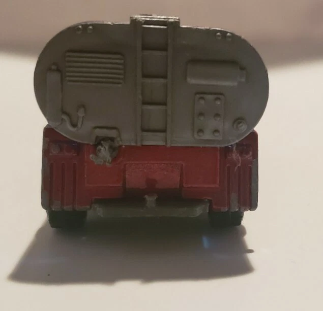 Matchbox 2001 Red Tanker Truck H20 Patrol - Image 4 of 4