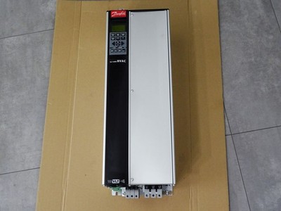 Danfoss Frequenzumrichter VLT6000 HVAC 178B0241 VLT6032HT4C20STR3DLF10A00C0