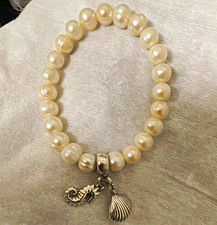 Perlenarmband Stretch mit Charm-Anhängern Se...