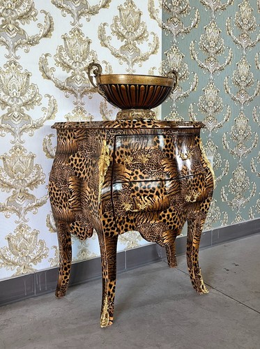 Commode de nuit rococo française fait main en imprimé léopard commode - Photo 3/9