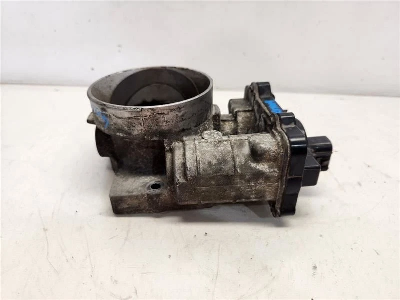 Chevrolet Suburban 1500 2003-06 (5,3 L/AT) conjunto de carrocería del acelerador Foto 2 de 4