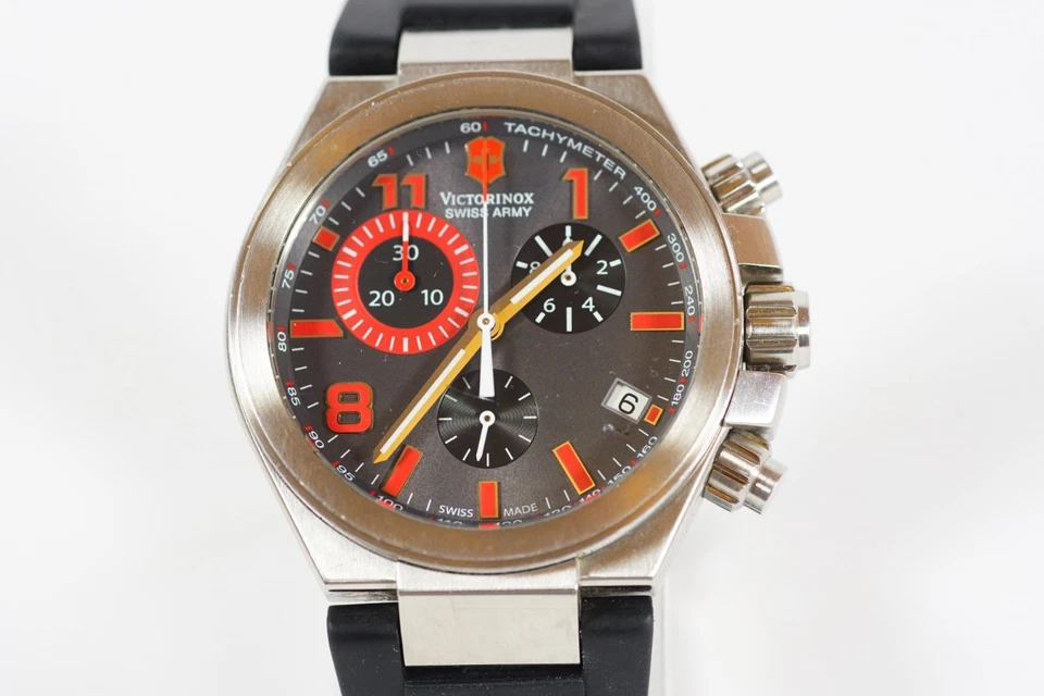 Relógio de pulso masculino Victorinox cronógrafo comboio quartzo suíço Victorinox - Imagem 3 de 4