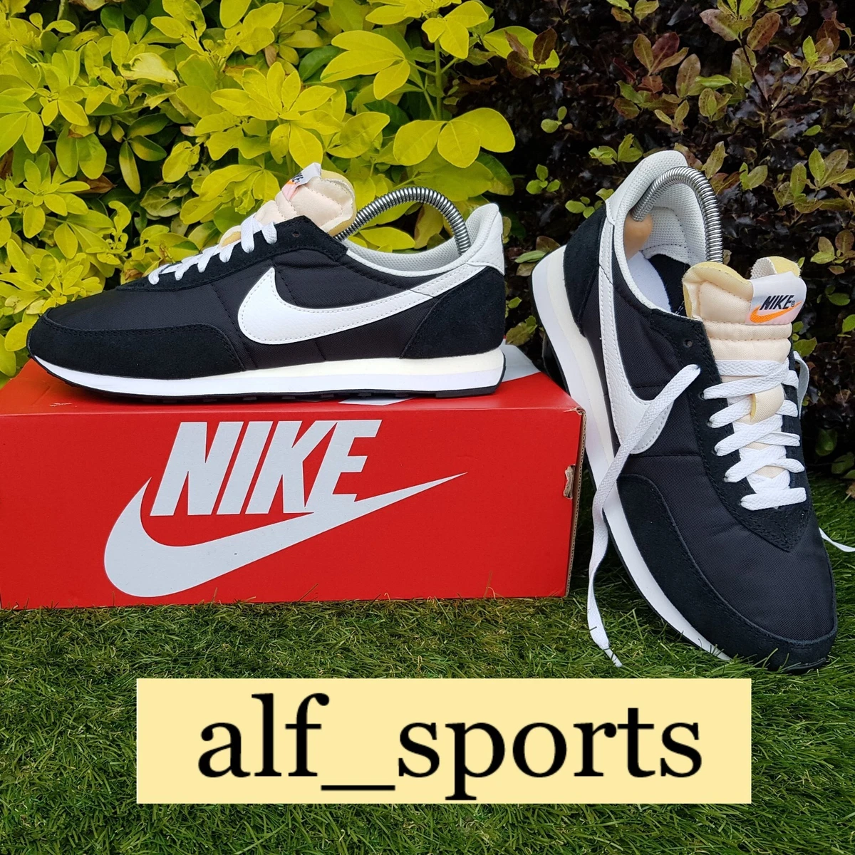 BNWB Genuine Nike Waffle Trainer 2 SP in Black White UK