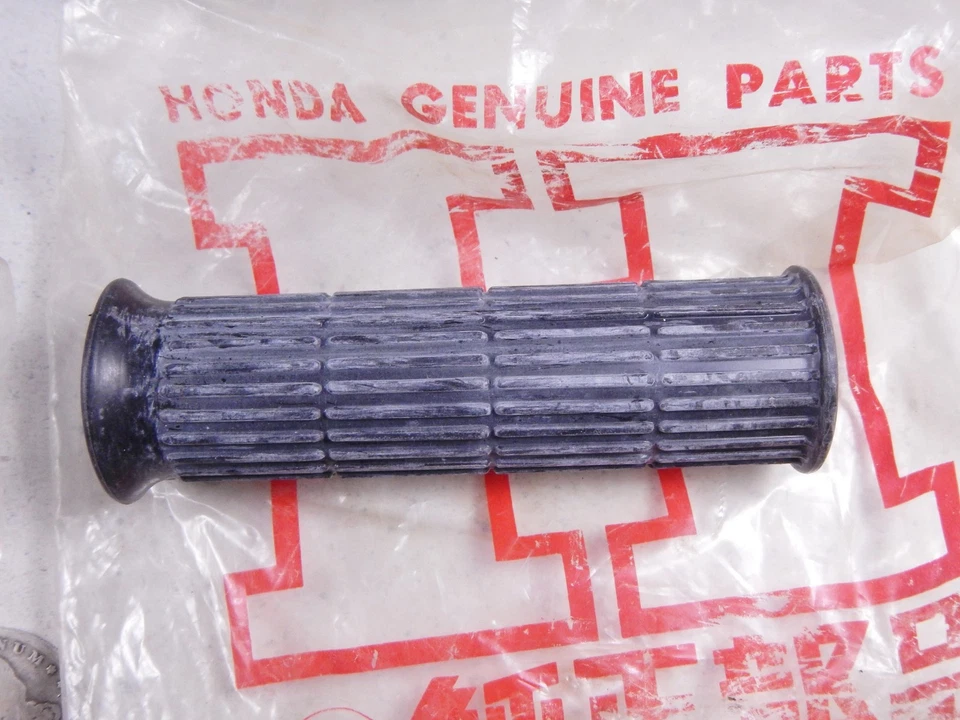 Пара резиновых ручек 64-68 CT200 CT90 TRACK 90 CT 200 NOS для левой и правой руки - Изображение 3 из 4