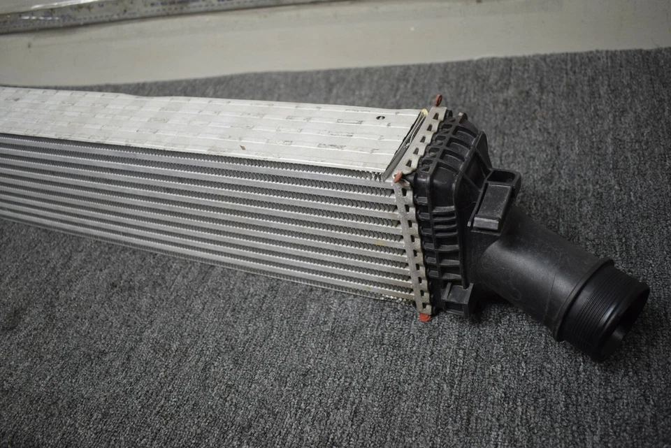 AUDI A4 2009-2013 INTER COOLER OEM de fábrica Foto 4 de 4