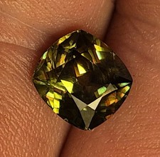 2.15ct,mmCHROME GREEN SPHENE CUSHION CUT IF-VVS2 FANTASTIC COLOUR 
