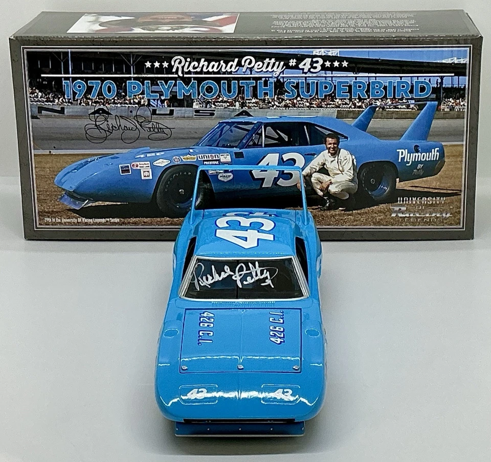 1970 1/24 #43 Richard Petty “Plymouth Superbird” AUTOGRAPH University of Racing - Image 4 of 4