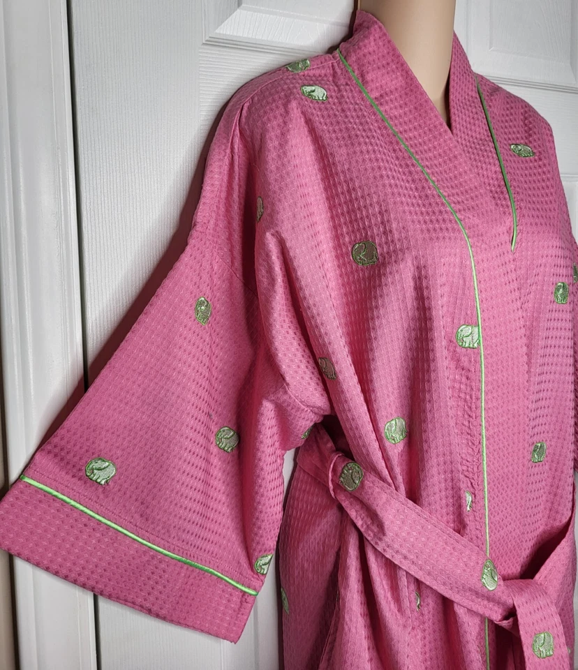 Albornoz kimono gofre ciprés rosa con apliques de elefante verde longitud codo Foto 4 de 4