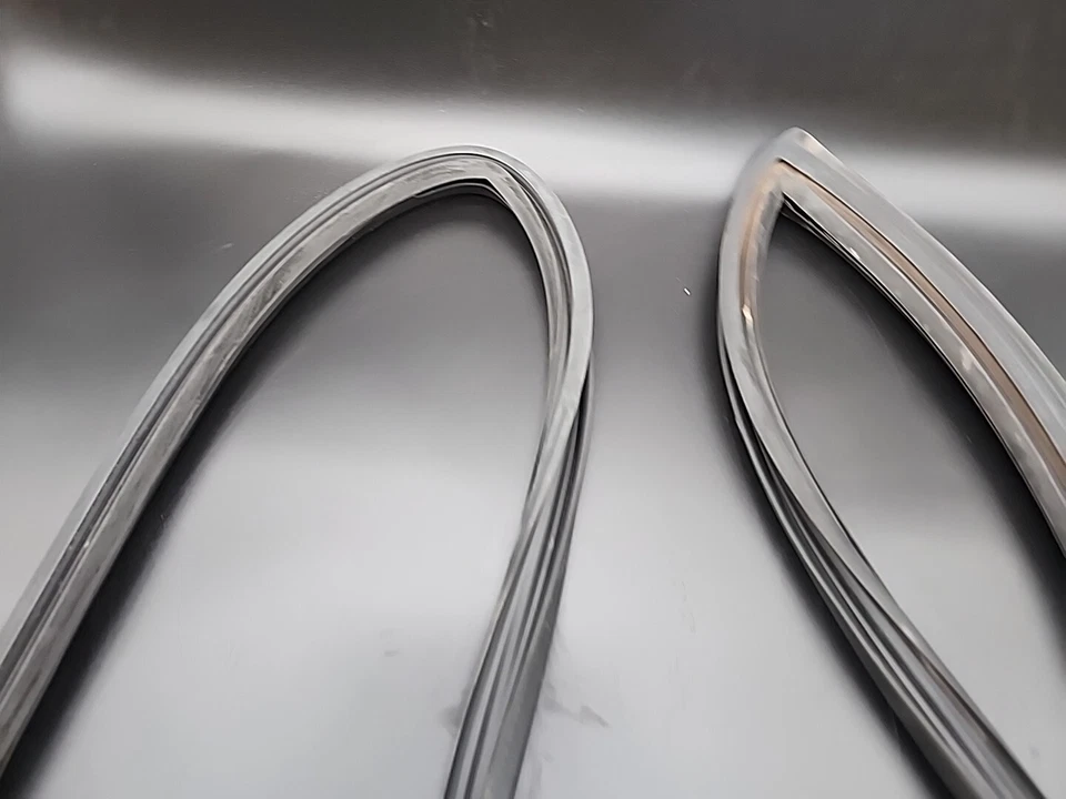 1982-1994 BMW E30 318i 325i Rear Window Gasket Seal Weatherstripping L8 - Image 4 of 4