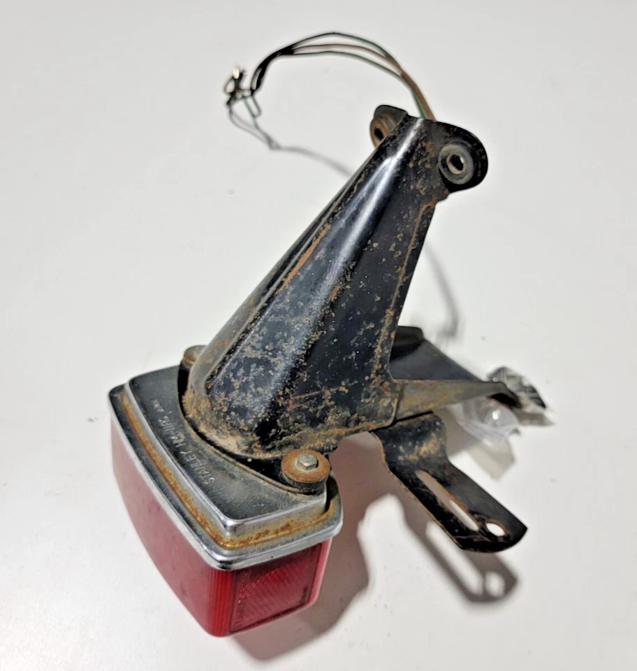 Luz trasera soporte matrícula Honda 1971 CB450 CB 450 CB350 CL450 SL350 Foto 4 de 4