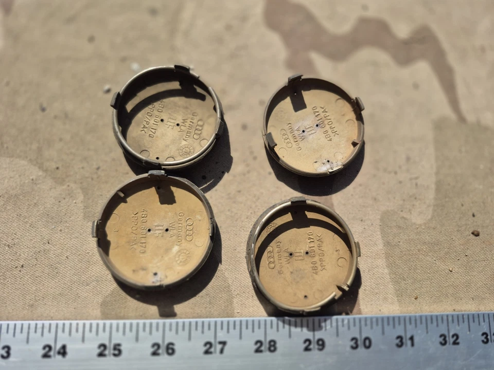 Tapa central Audi original OEM, negra Foto 4 de 4