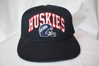 VTG 90’s SnapBack Hat UCONN HUSKIES NCAA Pro Line Model Plain Logo Navy