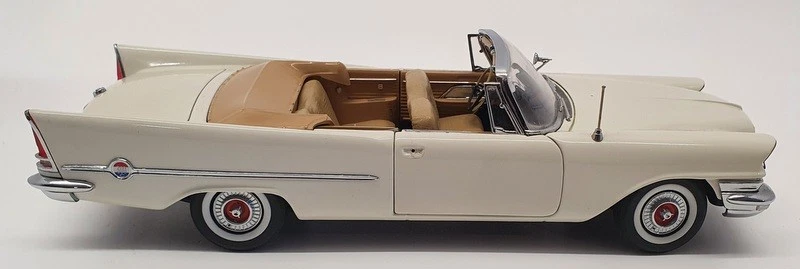 Danbury Mint 1/24 Scale Model Car 195-047 - 1957 Chrysler 300C Conv - White - Image 4 of 4