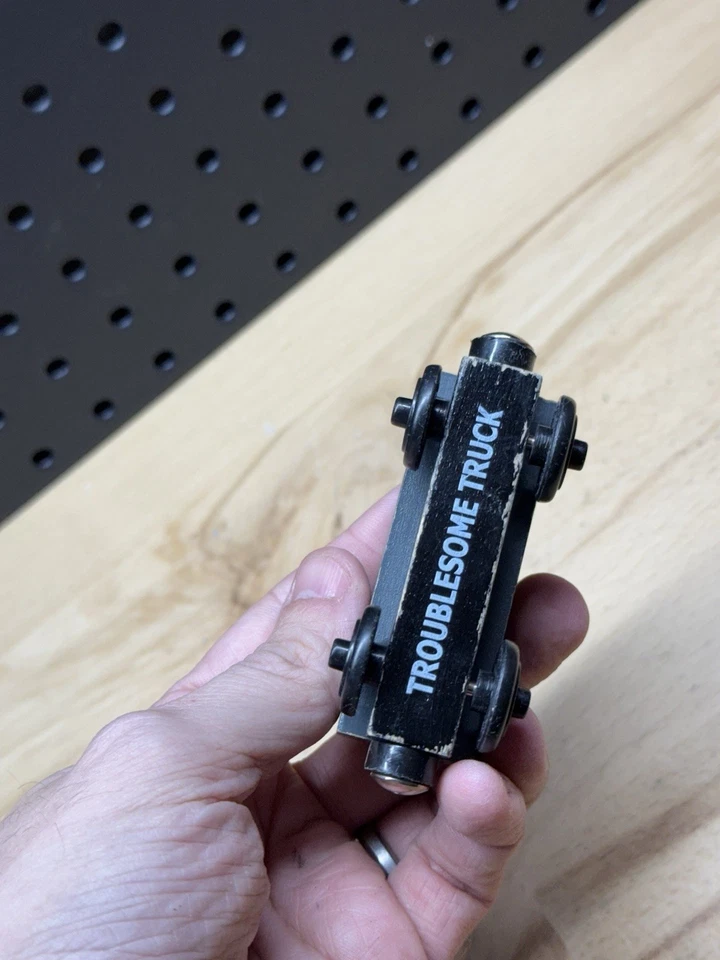 Thomas & Friends Tren de Madera Motor Gris Camión Problemático Foto 3 de 3