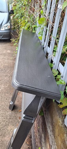 Original Antique Victorian Edwardian cast iron fireplace CAST IRON FIRE SURROUND - Picture 23 of 24