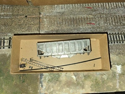 HO Red Ball Panel Side Hopper kit