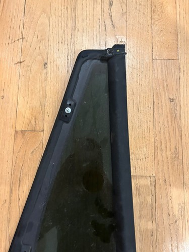 2008 - 2015 Land Rover LR2 Window Glass Door Vent Left LH Rear 6H5229741b OEM - Picture 9 of 9