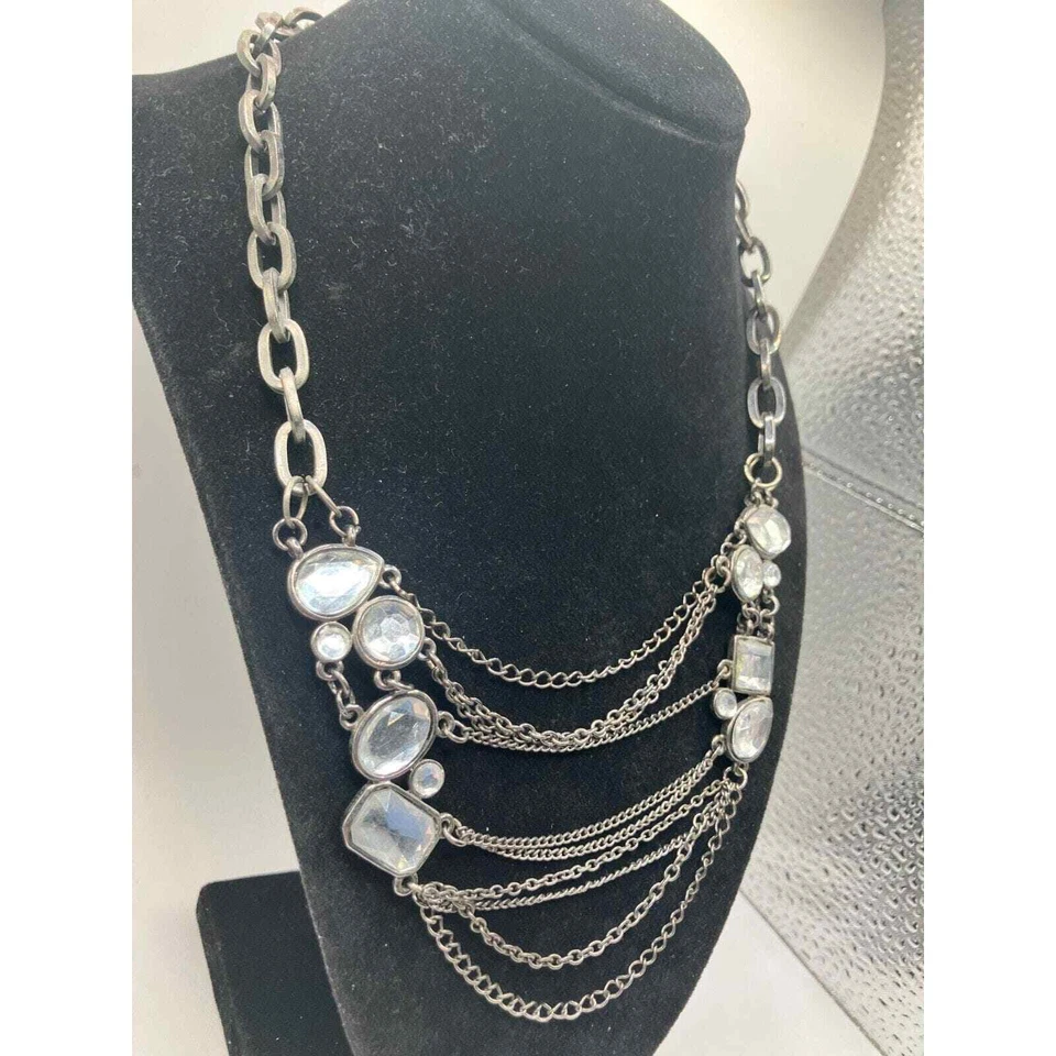 ¡Collar de declaración de cadena gris de metal de cristal estilo victoriano de 19 7/8 pulgadas! Foto 3 de 4