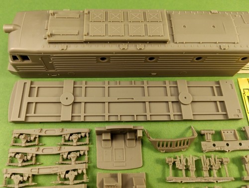 Electric locomotive VL11/VL11m (2 sections) H0 1/87 Kit for assembly - Picture 2 of 13