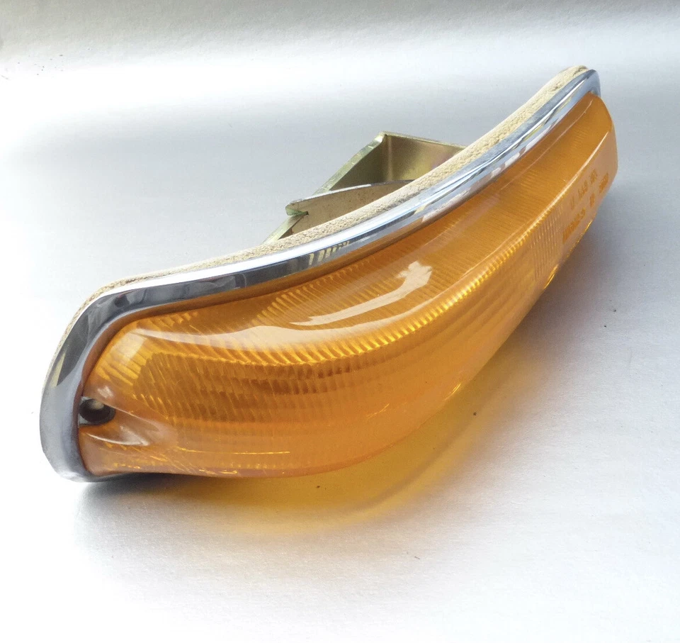 BMW 2002 Ti Tii Right Front Signal Light 1968 - 1974 Passenger USA Spec Model  - Изображение 4 из 4