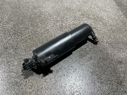 BMW 3er E90 E91 LCi Scheinwerferdüse rechts 7179311