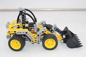 LEGO TECHNIC: Wheel Loader (8271) W/ INSTRUCTIONS - 