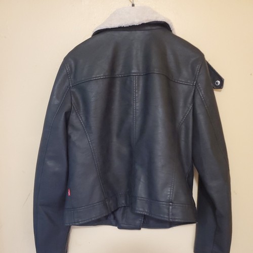 Chaqueta de cuero sintético Levi Strauss para mujer talla grande negra - Imagen 11 de 12