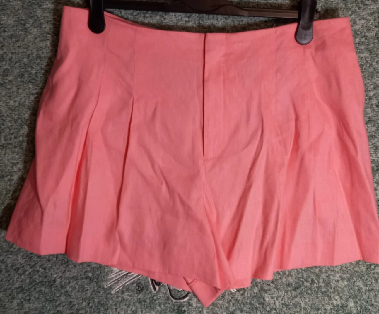 Antonio Melani Tropez Pleated Coordinating Linen Blend Shorts - Size 16