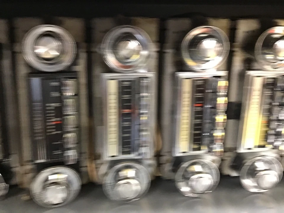 1970 1971  1972 OLDSMOBILE CUTLASS 442 AM Radio Restored Working - Image 3 of 3