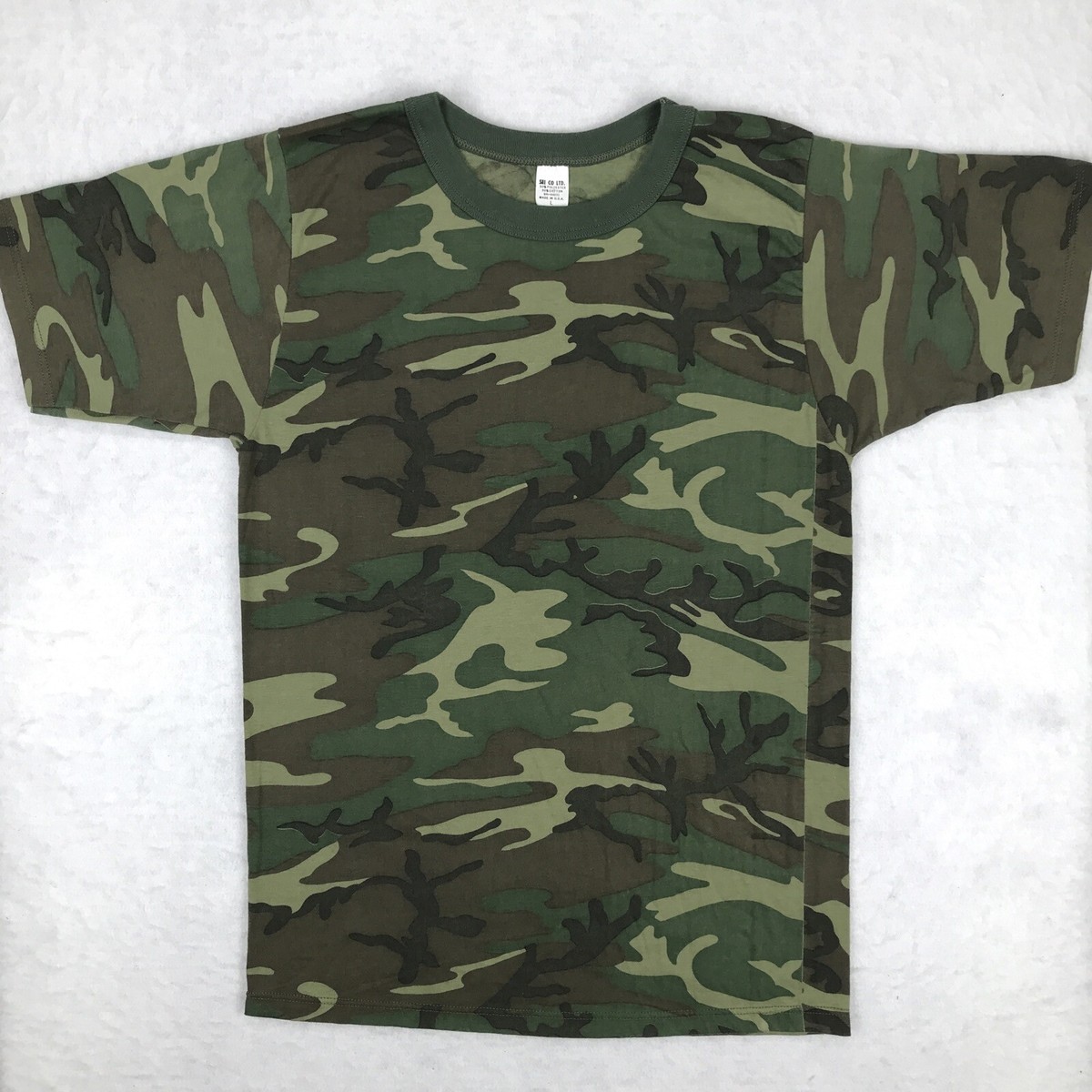 NOS vintage 80s CAMOUFLAGE T-Shirt SMALL/MEDIUM camo thin hunting