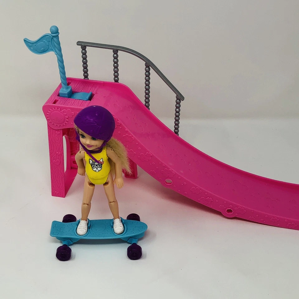 Кукла-собака 2016 Mattel Barbie Club Chelsea Flip and Fun Skate Ramp в комплекте - Изображение 4 из 4
