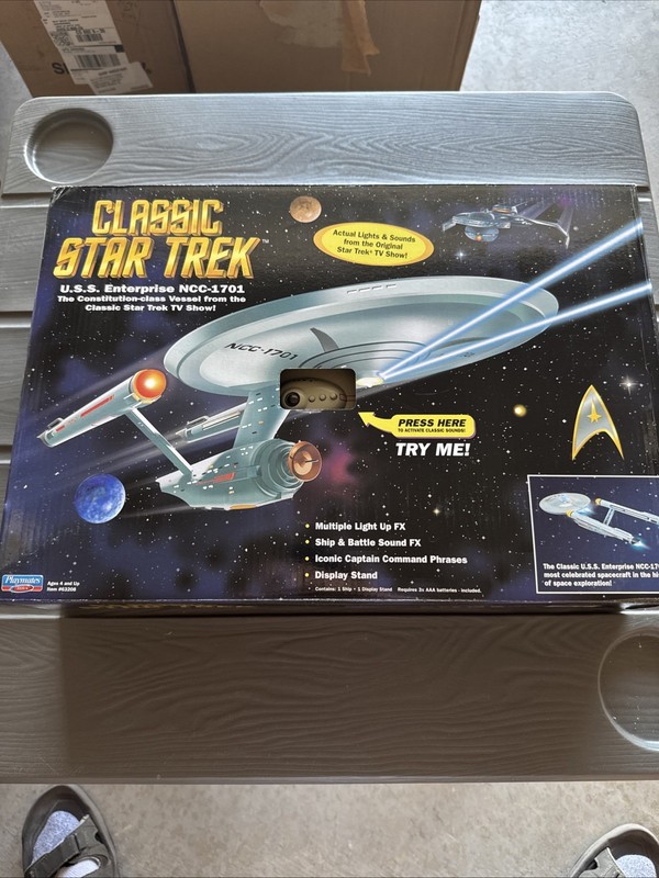 1995 Classic Star Trek USS Enterprise NCC-1701 Sealed