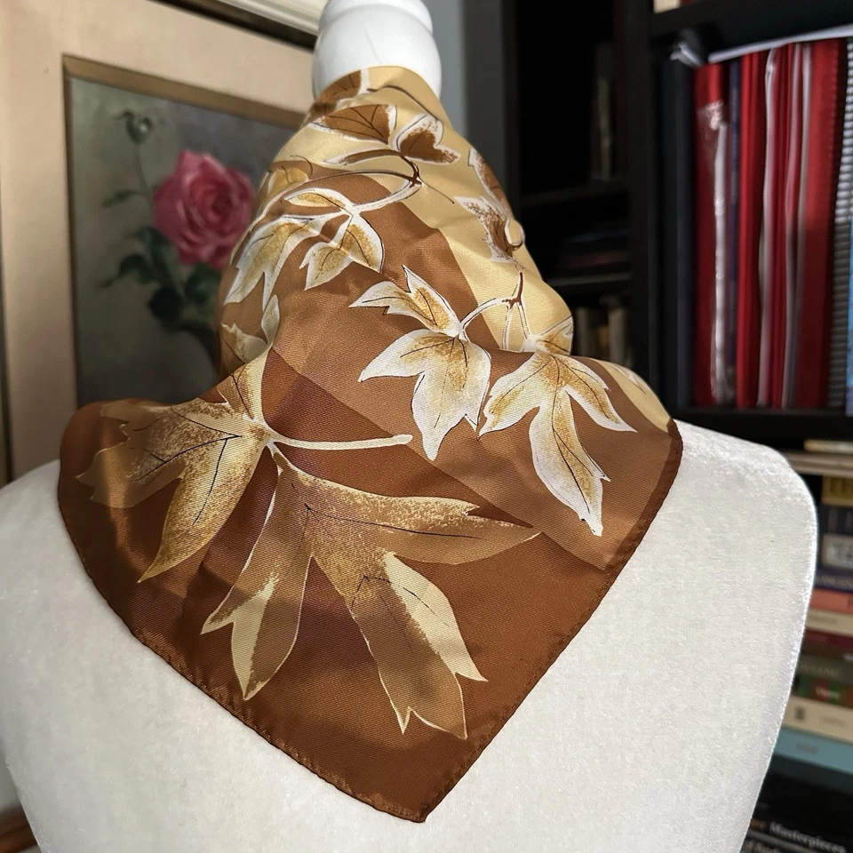 Винтажный квадратный ацетатный шарф с логотипом божьей коровки VERA 22 дюйма осенние листья и осенние цвета - Изображение 4 из 4