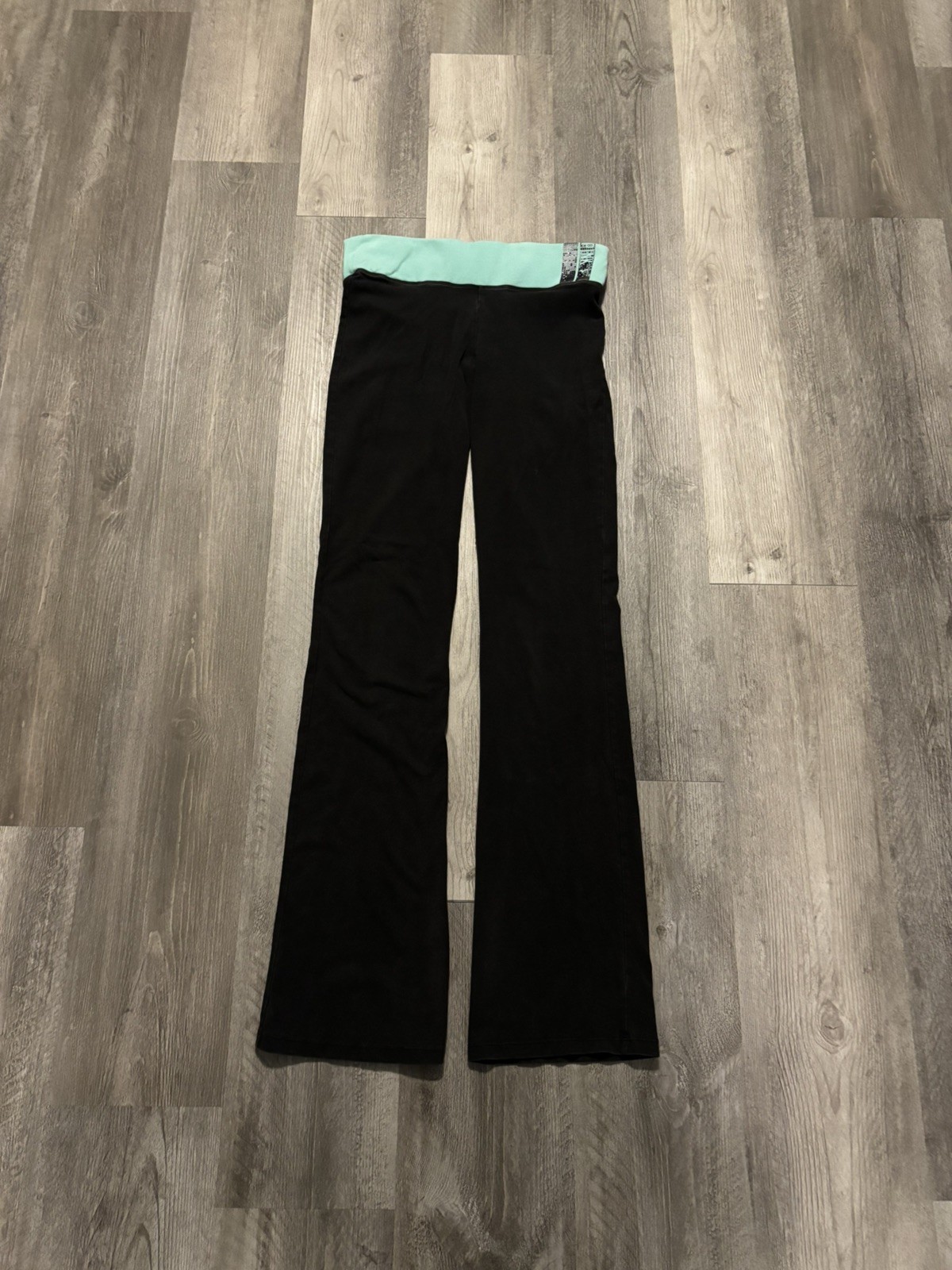 Vintage Y2K Pink Victoria's Secret flared yoga pants small Black/Green