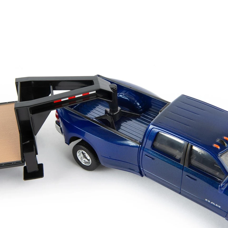 Tomy 1/32 Ram 3500 Dually Quad Cab w/Lowboy & New Holland L230 Skid Steer 47269 - Image 3 of 4