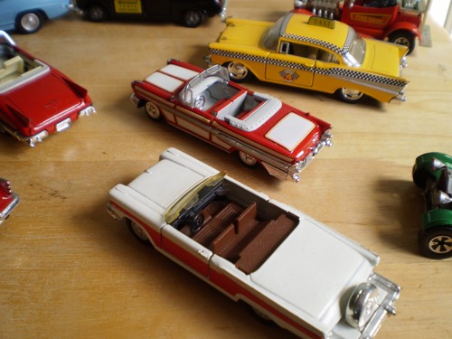 JOBLOT OF MAINLY AMERICAN DIECAST CARS MOST IN GOOD CONDITION - Picture 7 of 11