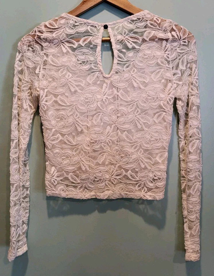 Top Charlotte Russe Marfil Encaje Negro Terciopelo Ribete Manga Larga Talla M Coqueta Y2K Foto 4 de 4