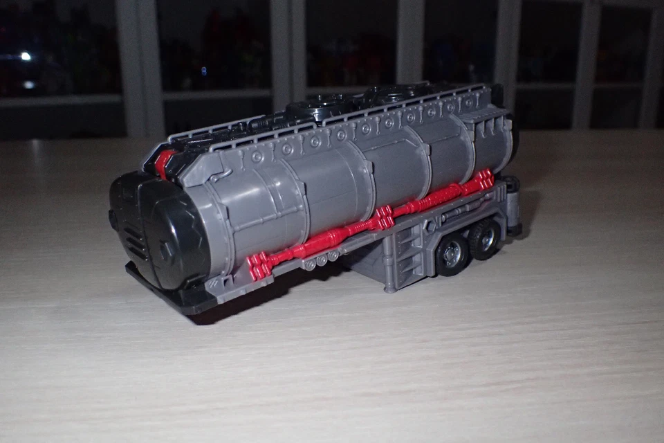 Transformers Generations Legacy G2 Universe Laser Optimus Prime - Imagen 4 de 4