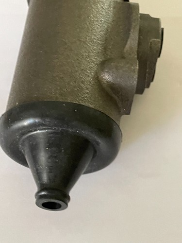 Drum Brake Wheel Cylinder Rear Upper or Lower fit Chevy C60 Ford C600 F-700 GMC - Picture 4 of 6