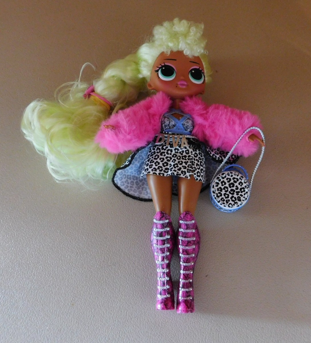 日本未発売LOLサプライズO.M.G ファッションドールLady Diva LOL Surprise Doll OMG Lady Diva Fashion Doll with Multiple
