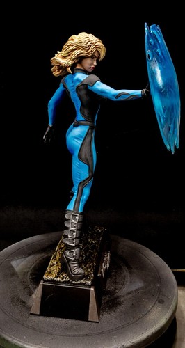 Invisible Woman Fan Art Resin Statue Pro Painted 1/4 Scale - Made To Order - Picture 5 of 6