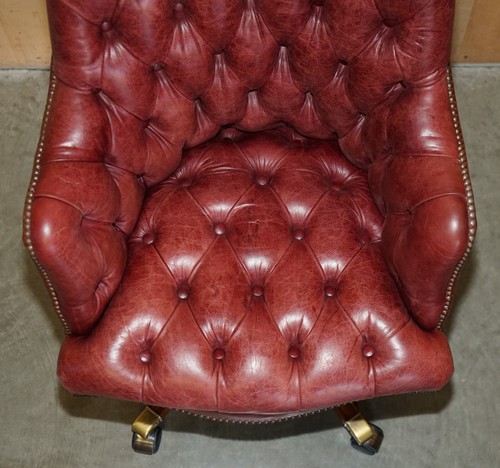 VINTAGE AGED OXBLOOD LEATHER DIRECTOR'S CAPTAINS OFFICE CHESTERFIELD ARMCHAIR - Picture 8 of 19