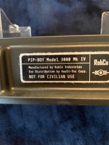 Vault-TEC Limitowana edycja Pip-Boy do Krypty 111 Wdrożenie Fallout BEZ GRY - Zdjęcie 9 z 14