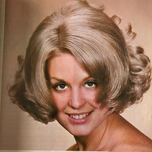 retro MODERN BEAUTY SHOP Magazine August 1972 - Picture 4 of 12