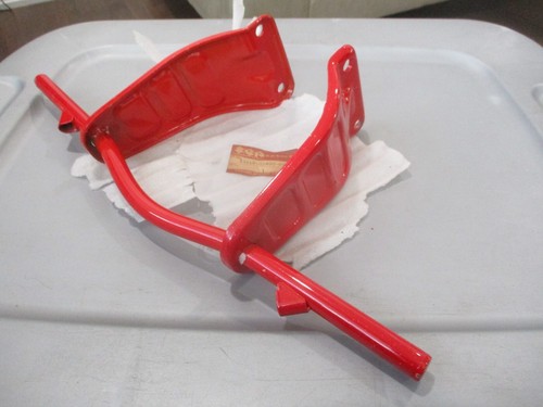 NOS Suzuki OEM Red Front Footrest Bar 1980 FZ50 Scooter 43510-02400-07P - Bild 3 von 5