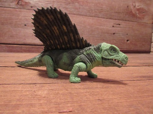 Jurassic Park Dimetrodon JP01 Dinosaur Action Figure 1993 Kenner - Picture 3 of 8
