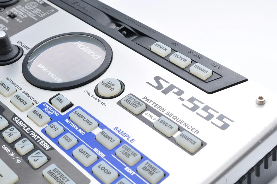 Roland SP-555 DJ Creative Sampler 2009 mit Adapter + Compact Flash funktionstüchtig ZY19200 - Bild 3 von 4