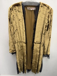 Yellowjackets Original Production Wardrobe Lottie Gold Rope. Season 2 Episode 9