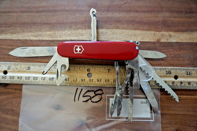 1158  One Victorinox (Swiss Army) pocket knife